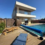 Victoria Atlantica Vila